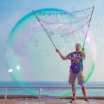 Boy in a bubble von Pia Parolin - Flow und kreativ