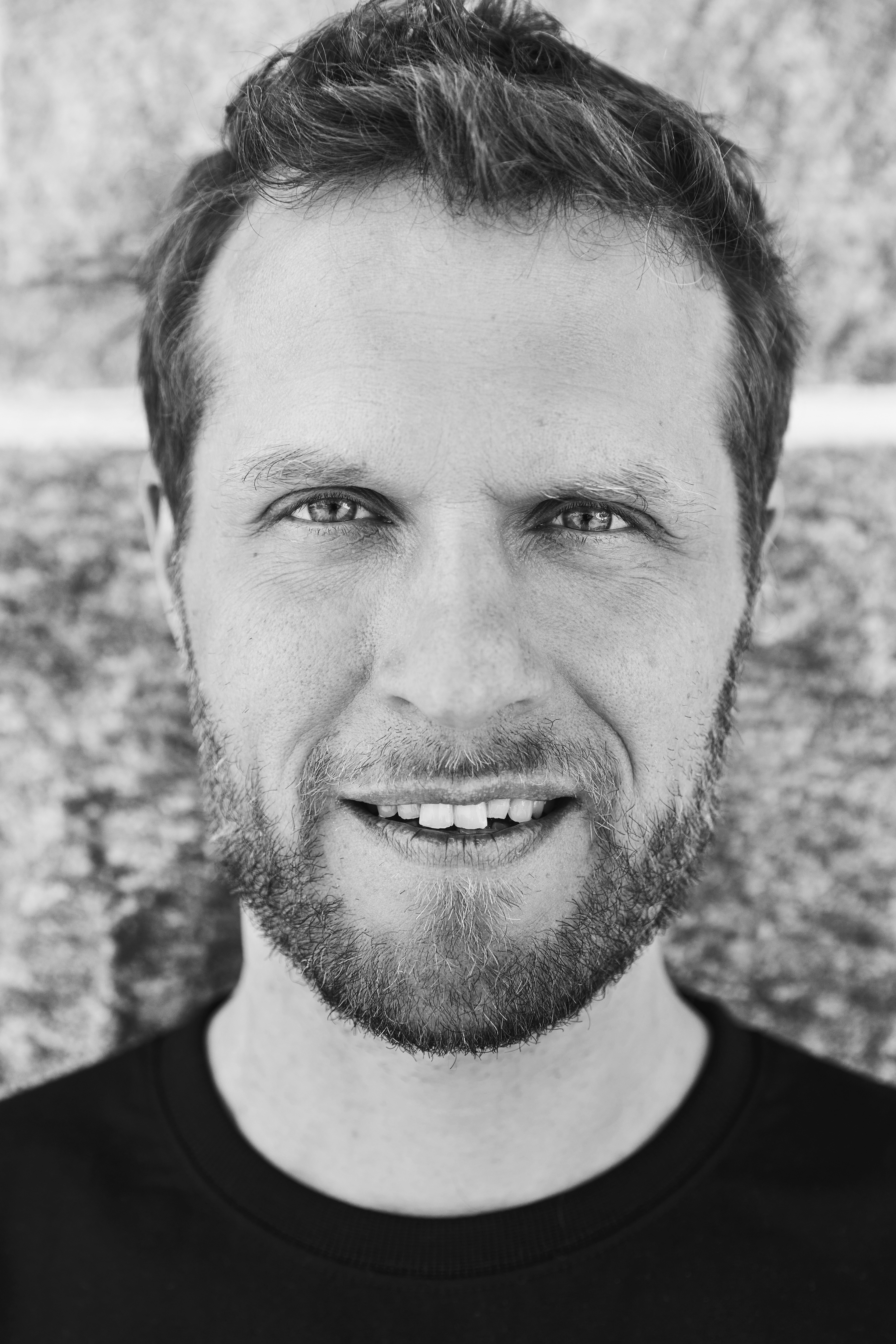 Michael Tomoff Pressefoto — Schwarzweiß · Hochformat
